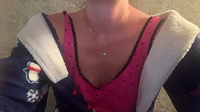 Angelinaa19's cam snapshot