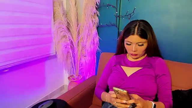 Scarlett_Raven_'s cam snapshot