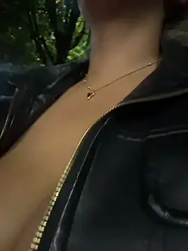 lauraltt live sex cam