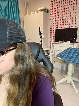 DienkaGreen's cam snapshot