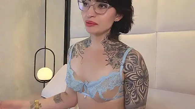 JuneCollins live sex cam