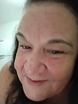 Yaya_Mineira live sex cam