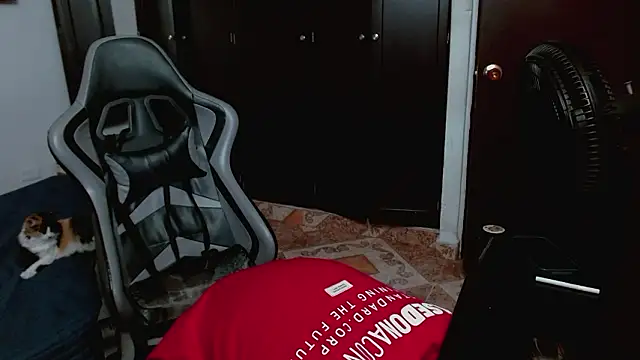 aaron_blug live sex cam