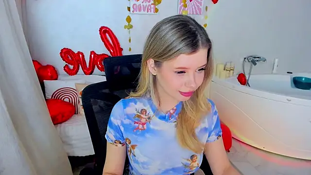 FollowLovee's cam snapshot