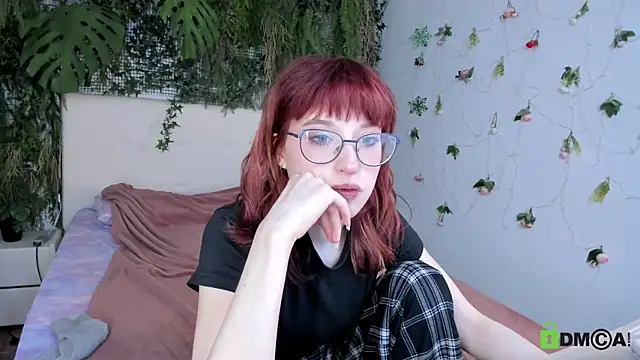 ElizaNik_'s cam snapshot