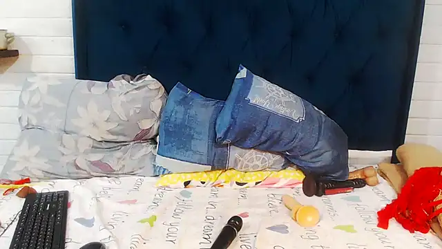 DarkCherryx's cam snapshot