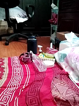 QueenSoreal live sex cam