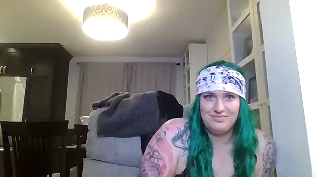 DaisyBlake's cam snapshot