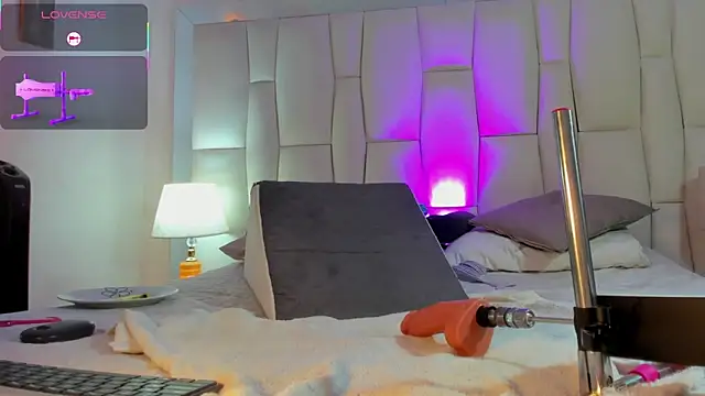 Regiina_Doll live sex cam