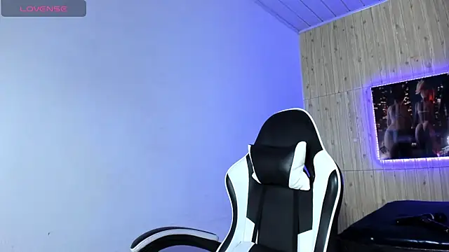 Raven_Rouge_'s cam snapshot