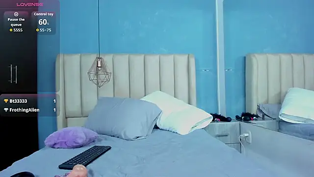 Charlothe_01's cam snapshot