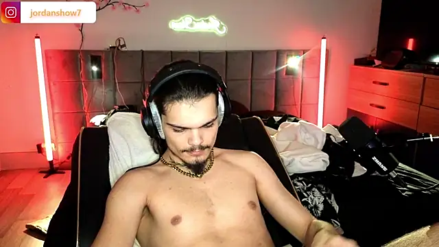 JordanShow live sex cam