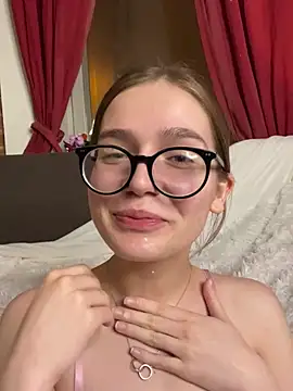 MyKittySayMeow live sex cam