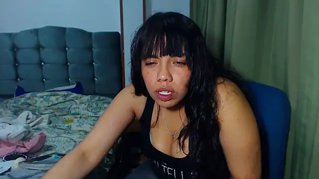 AmaraRoberts420 live sex cam