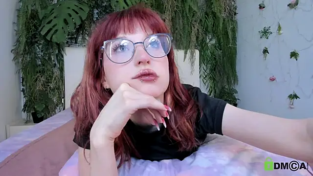 ElizaNik_'s cam snapshot