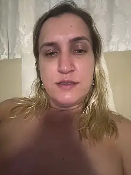 Bia_sexynovaes's cam snapshot