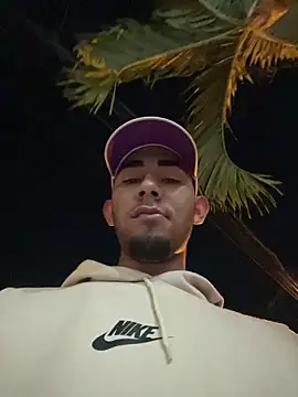 youngalexofficial's cam snapshot