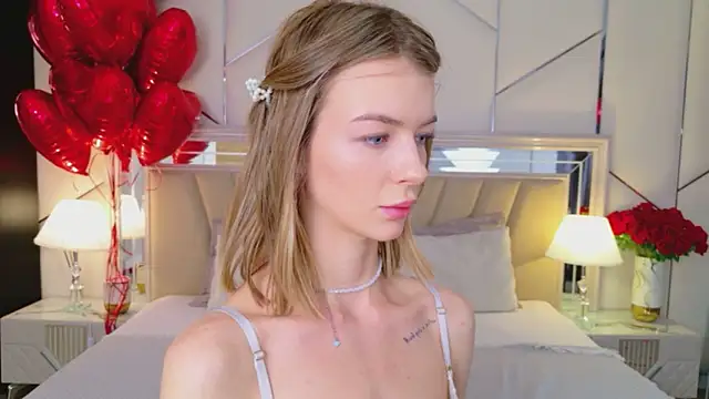 MeganMour live sex cam