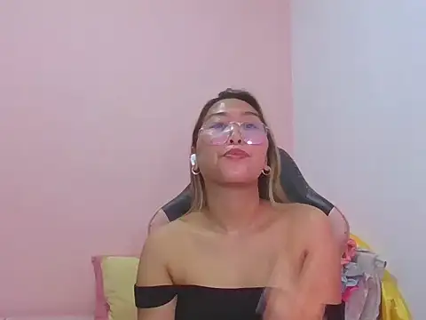 Hotsexy_kisses's cam snapshot