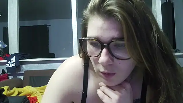 Bikerhot883hd's cam snapshot