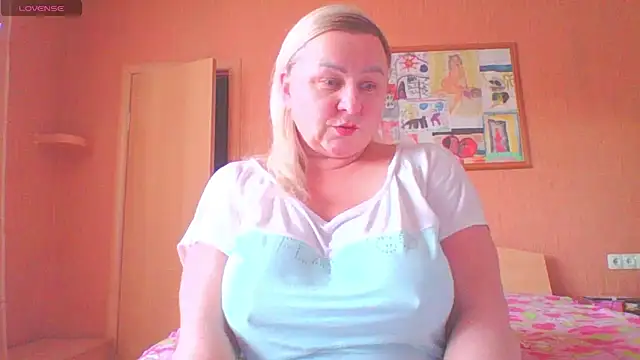 mira_robinsonnn's cam snapshot