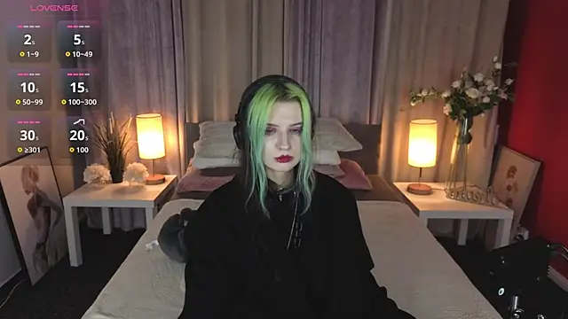 ToxicKittyy live sex cam