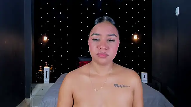 MiaWolton's cam snapshot