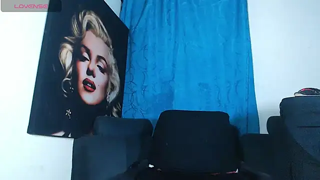 licy_blonde_hot live sex cam