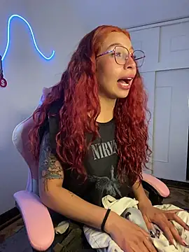 PrettyChloe_'s cam snapshot