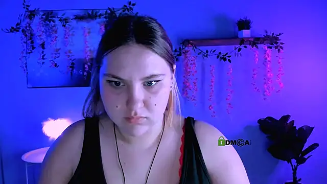 dina_bloom_'s cam snapshot