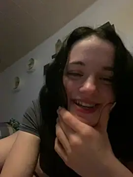 LeonieClaire's cam snapshot