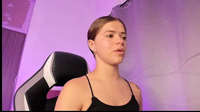 PaigeJayden's cam snapshot