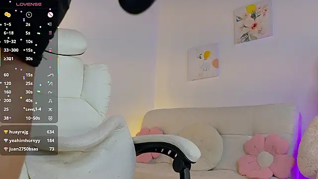 emmy_candy_18's cam snapshot