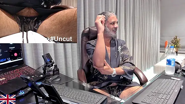 OnlineBossUK live sex cam