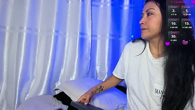 Riley_Black's cam snapshot