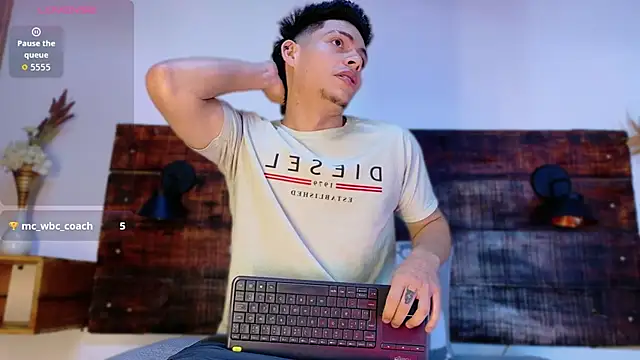 JhosuaVega live sex cam