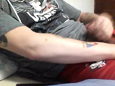 Ecuhot8976's cam snapshot