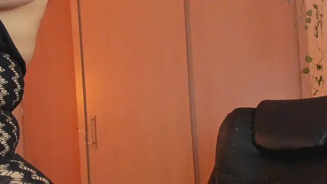 Cleopatra_COL's cam snapshot