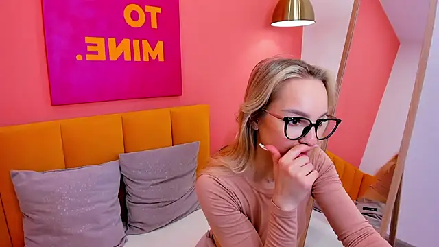 DaisyMellifluous's cam snapshot