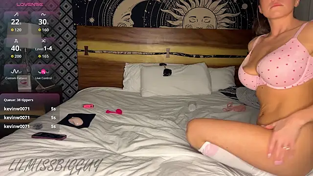 Lilmissbigguy live sex cam