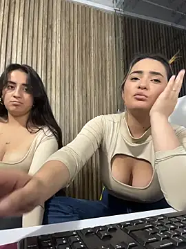 Antonella_Julieta live sex cam