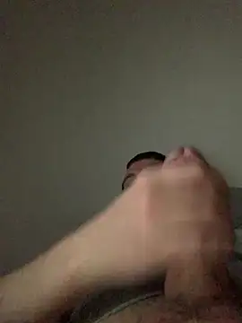 Averagejoe18@xh's cam snapshot