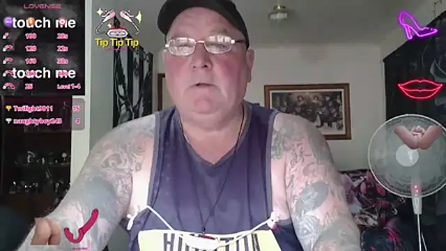 KINKYBLUEYES69's cam snapshot