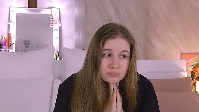 EllieHayes's cam snapshot