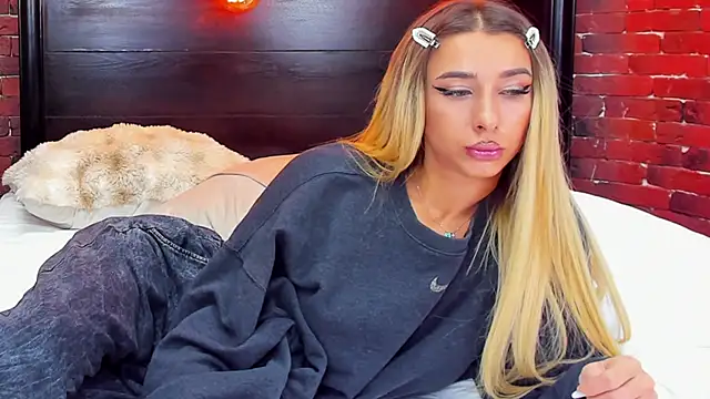 ChristynaRoss live sex cam