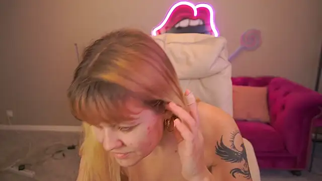 BellaLaPetit's cam snapshot