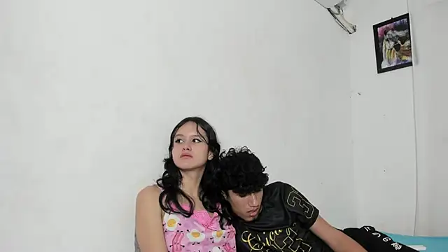 Laura_and_Kevin live sex cam