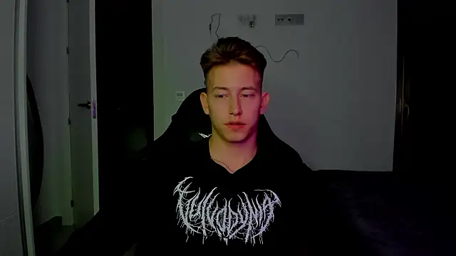 find0m_master's cam snapshot