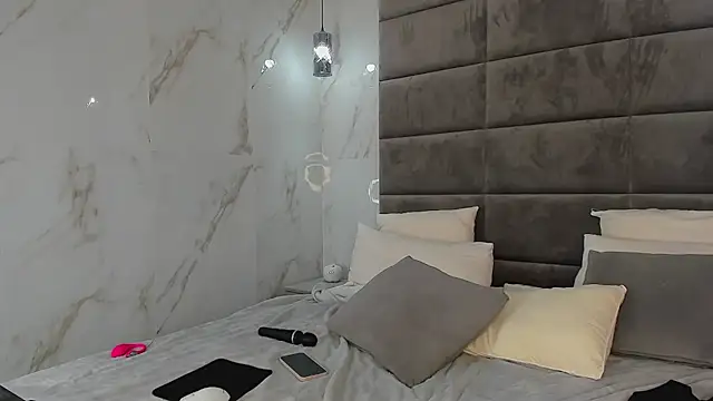 Nicole_Charm's cam snapshot