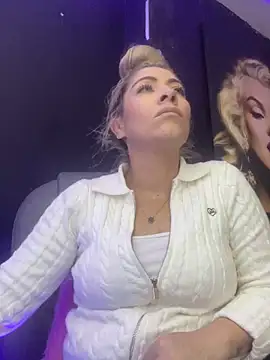 viktoria_davis_'s cam snapshot